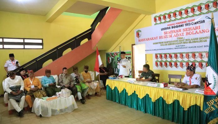 Asripan Nani Ikut Seminar Sehari Masyarakat Hukum Adat Bolaang Mongondow.