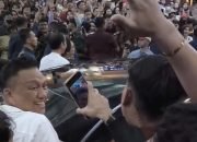 Presiden Jokowi dan Gubernur Olly Sapa Warga di Megamall Manado