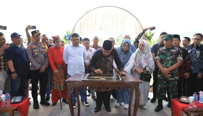Alun-Alun Boki Hontinimbang, Diresmikan PJ Wali Kota.