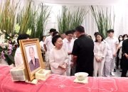 Hadiri Ibadah Pemakaman Ayahanda Walikota Manado, Gubernur Olly Kuatkan Keluarga Angouw-Wurangian