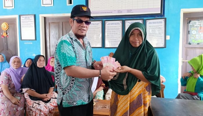Berkah Ramadhan, 31 KPM Desa Tombolikat Terima BLT Tahap 1