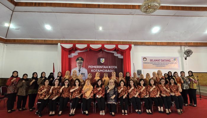 Ketua DWP Sulut Bersama Pengurus Silaturahmi dan Tatap Muka Dharma Wanita Kotamobagu