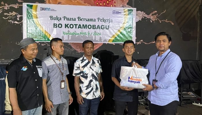 Masyarakat Terima Bingkisan Ramadhan Dari BRI Kotamobagu.