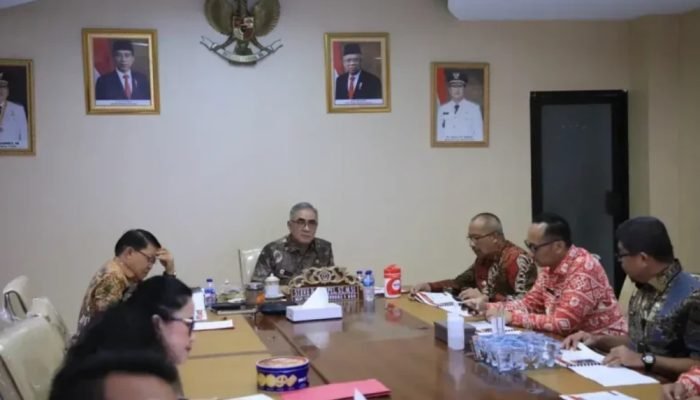 Pj Wali Kota Kotamobagu, Hadiri Rapat Evaluasi Tugas Pemerintahan Pembangunan dan Kemasyarakatan.
