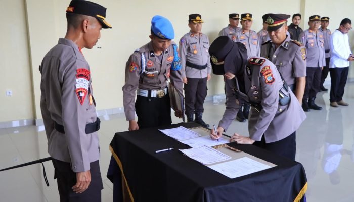 Polres Boltim Gelar Sertijab Kasat Lantas dan Kapolsek Tutuyan