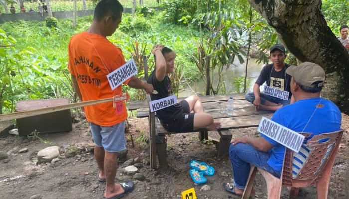 Polres Boltim Gelar Rekonstruksi Kasus Pembunuhan di Desa Togid, RM Habisi Korban JD dengan Dua Tusukan