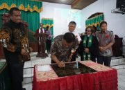 Penandatangan Prasasti Gedung Pastori 4 GMIM Tempang, Gubernur Olly Sentil Soal Pentingnga Komitmen Pemerintah dan Gereja Dalam Penbangunan