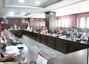 Rakor Bersama Kemenko Polhukam, Wagub Kandouw Tekankan Pentingnya Pengawasan Perdagangan Tradisional di Wilayah Perbatasan Sulut