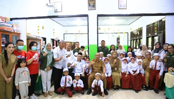 Asripan Nani Canangkan PIN Polio di Kotamobagu.