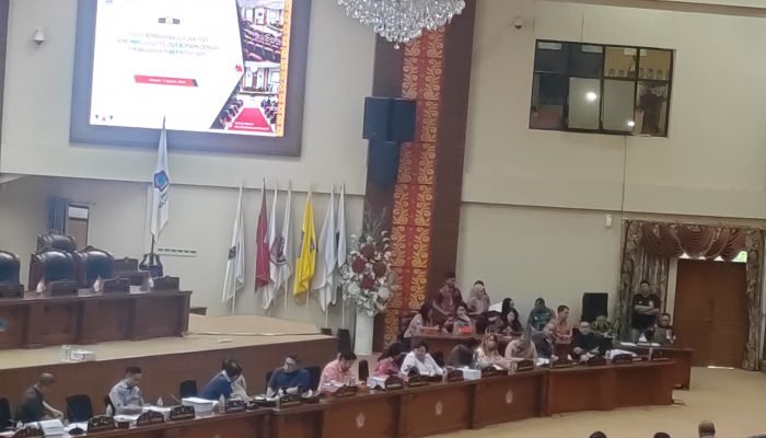 RDP Bersama Direktur BSG, Saron Pertanyakan Keamanan Transaksi Online