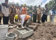 Untuk Meningkatkan Dunia Pendidikan, Kajari Turut Membantu Pembangunan UDK di Desa Poyowa Besar.