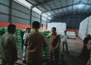 Pj Wali Kota Abdullah Mokoginta Tinjau Ketersediaan Bahan Pangan, Guna Pengendalian Inflasi di Kotamobagu.