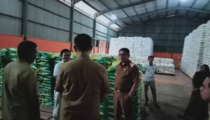 Pj Wali Kota Abdullah Mokoginta Tinjau Ketersediaan Bahan Pangan, Guna Pengendalian Inflasi di Kotamobagu.