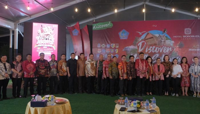 Abdullah Mokoginta dan Ketua TP-PKK Kotamobagu Hadiri Penutupan Discover North Sulawesi di Hotel Borobudur Jakarta.