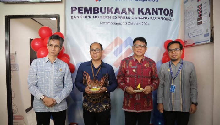 Abdullah Mokoginta Hadiri Peresmian Kantor BPR Modern Exprss Cabang Kotamobagu.