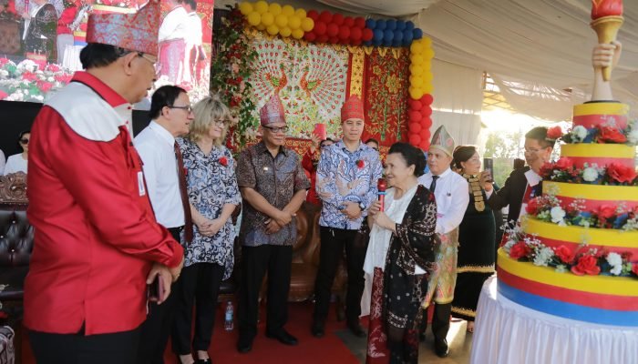 Dalam HUT ke 71 PELPRIP GPdi Sulut Abdullah Mokoginta Serukan Sukseskan Program Pembangunan Daerah.