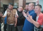 Demi Mengabadikan Momen Bersama E2L,  Seorang Tukang Ojek Nekat Bopong Anak dan Istri