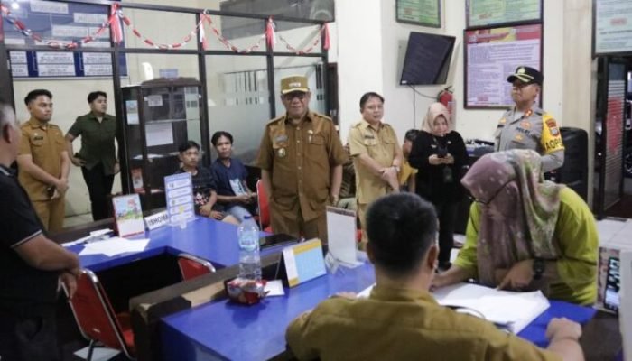 Jelang Pilkada, Abdullah Tinjau Pelayanan Disdukcapil Kotamobagu.