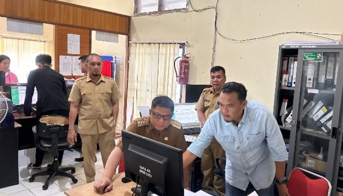 Abdullah Mokoginta Tegaskan, Pelayanan di Disdukcapil Harus Cepat dan Sesuai Standar.