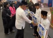 Buka Bersama KKSS, Gubernur Yulius Santuni Anak Yatim Piatu dan Bagikan 1000 Kotak Makan Untuk Korban Banjir
