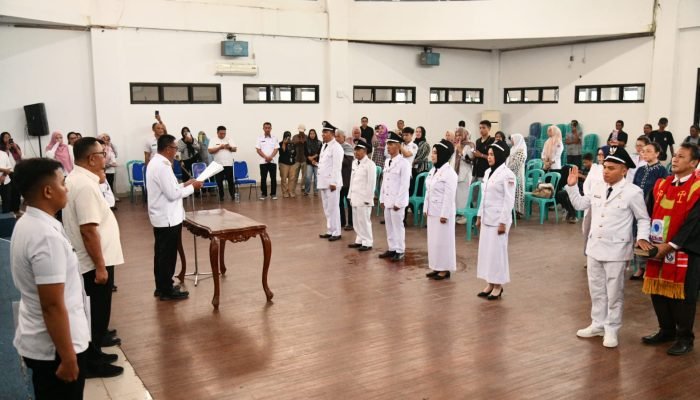 Bupati dan Wakil Bupati Boltim Lantik 6 Penjabat Sangadi