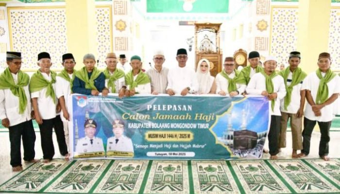 28 CJH Resmi Dilepas Bupati Oskar Manoppo di Masjid Nur Jannah Tutuyan
