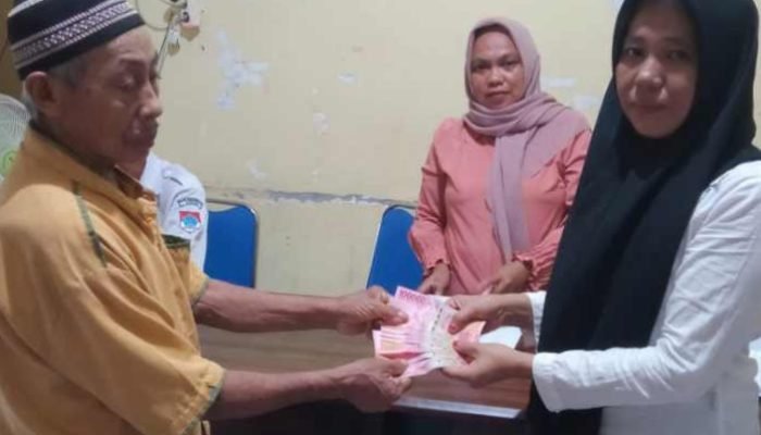 Pemdes Kayumoyondi Sukses Salurkan BLT Tahap 1 Tahun 2025