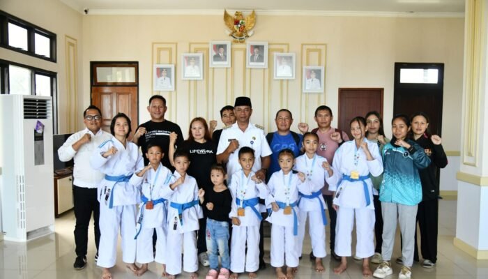 Menangkan Sejumlah Medali di Kejurnas Karate Sulut Open 2025, Bupati Oskar Apresiasi Para Atlet Boltim 