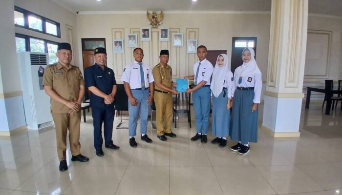 Bupati Oskar Support 4 Siswa Kontingen Paskibraka Boltim, Salah Satunya Ikut Seleksi Nasional