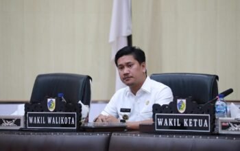 Wakil Wali Kota Kotamobagu, Rendy Mangkat hadiri Rapat Paripurna di Kantor DPRD. (Foto/Kominfo Manado)
