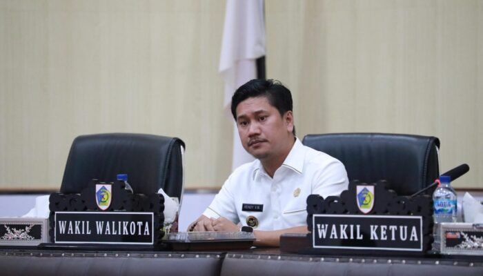 Wakil Wali Kota Rendy Mangkat sampaikan Ranperda Pertanggungjawaban Pelaksanaan APBD 2024