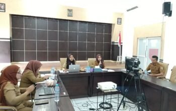 Kepala Bappelitbangda, Chelsia Paputungan ST ME membuka kegiatan Sosialisasi HAKI secara hybrid luring dan daring, Selasa (29/7/2025). Foto/Kominfo Kotamobagu.