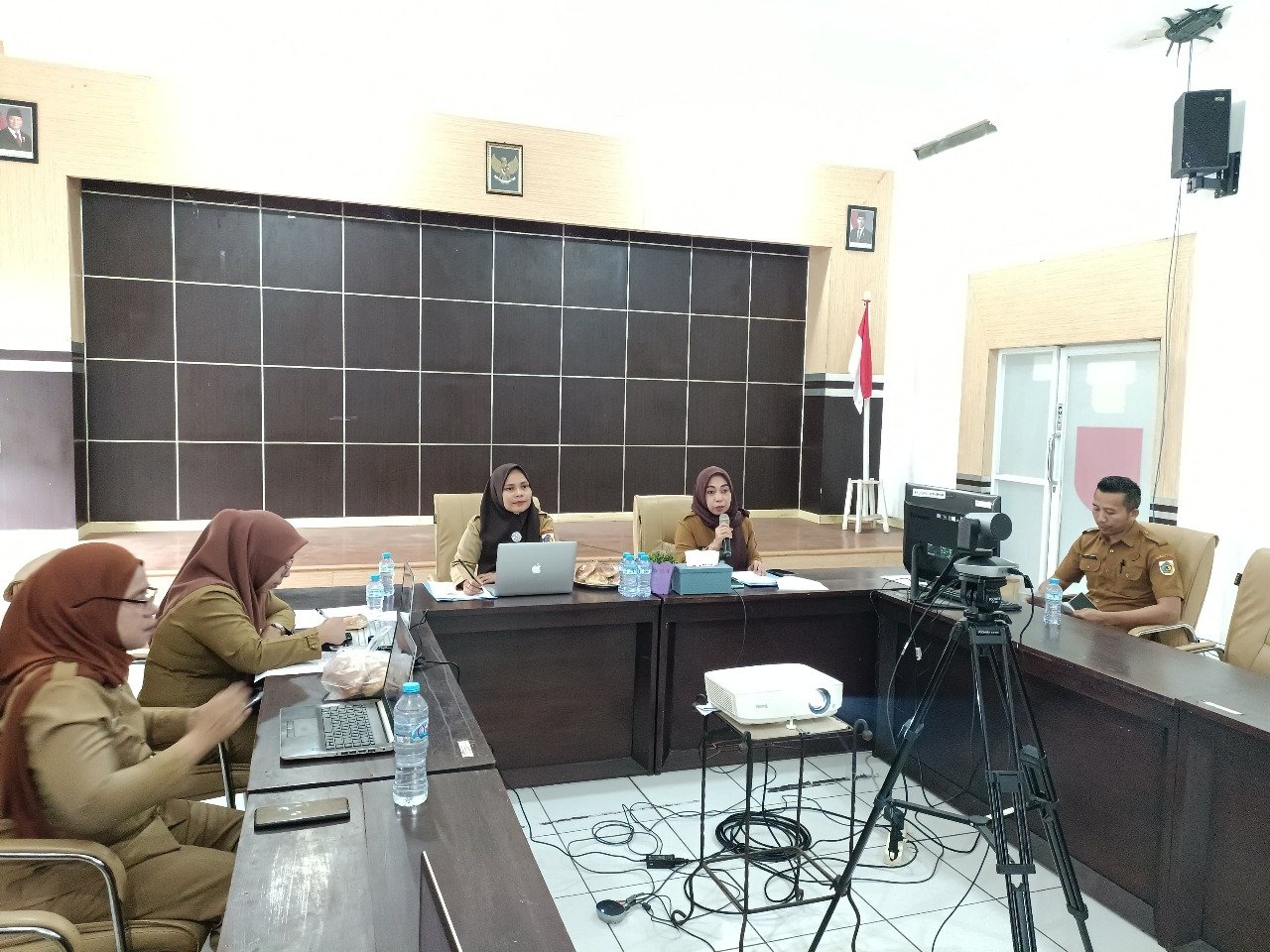 Kepala Bappelitbangda, Chelsia Paputungan ST ME membuka kegiatan Sosialisasi HAKI secara hybrid luring dan daring, Selasa (29/7/2025). Foto/Kominfo Kotamobagu.