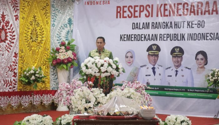 Wali Kota Kotamobagu, dr Weny Gaib SpM memberikan sambutan dalam acara malam resepsi HUT Kemerdekaan RI ke-80, Minggu (17/8/2025) malam. Foto/Kominfo Kotamobagu.