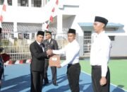 Wali Kota Kotamobagu, dr Weny Gaib SpM serahkan berkas remisi kepada sejumlah Narapidana Rutan Kelas II B Kotamobagu, Minggu (17/8/2025). Foto/Kominfo Kotamobagu.