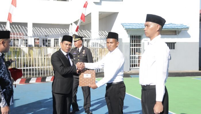 Wali Kota Weny Gaib Serahkan Remisi kepada sejumlah Napi Rutan Kelas II B Kotamobagu
