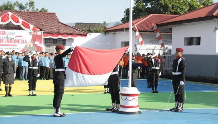Suasana Upacara pengibaran bendera merah putih di Rutan Kelas II B Kotamobagu. Foto/Kominfo Kotamobagu.