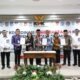 Wali Kota Kotamobagu, dr Weny Gaib SpM bersama Ketua DPRD Kotamobagu, Adrianus Mokoginta usai menandatangani komitmen anti korupsi disela-sela pertemuan di Gedung KPK RI, Rabu (13/8/2025). Foto/Kominfo Kotamobagu.