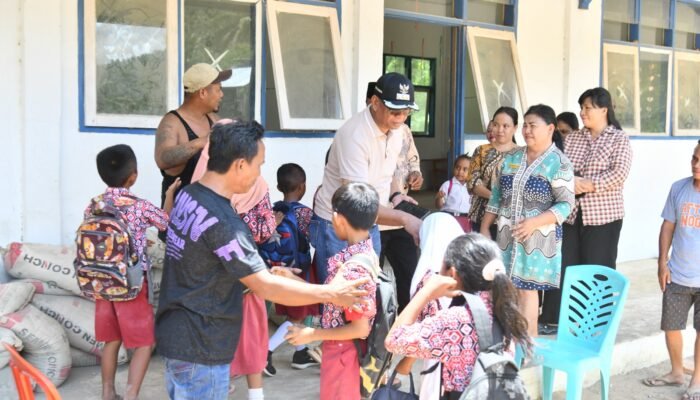 Kunjungi Desa Molobog Timur, Oskar Berharap Pembangunan Gedung SD Selesai Tepat Waktu 