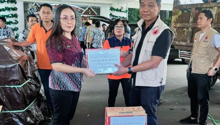 Jajaran Sekretariat DPRD Sulut Gunakan Uang Pribadi Bantu Korban Terdampak Bencana Sitaro