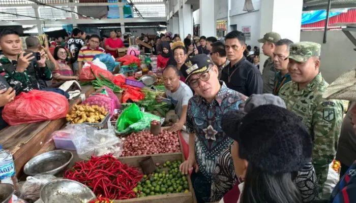 Pastikan Harga Bapok Stabil Jelang Idul Fitri 2026, Bupati Joune Ganda Turun ke Pasar Airmadidi