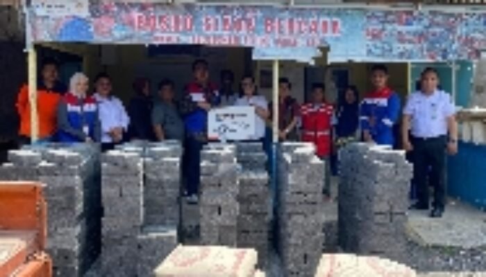Pertamina Patra Niaga Regional Sulawesi Salurkan Bantuan Pemulihan Infrastruktur Pasca Gempa di Bitung