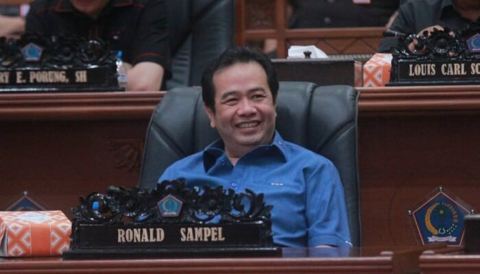 Hardiknas 2026, Ketua Fraksi Demokrat Ronald Sampel Dorong Pemerataan Pendidikan hingga Pelosok Sulut