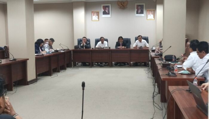 Warga Diminta Buka Blokir, Dirut PT MSM Janji Perbaiki Jalan BPJN dalam 4 Bulan