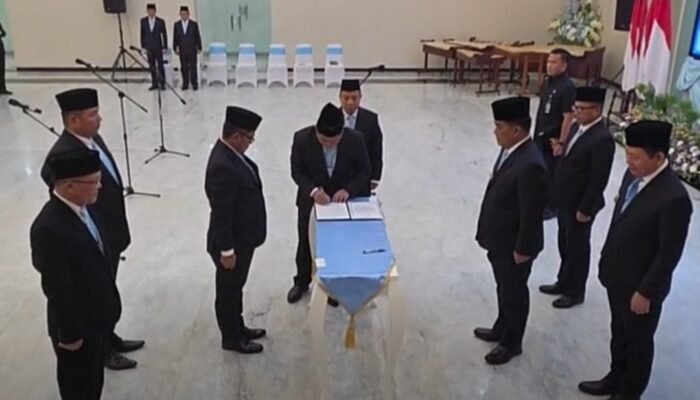 Kinerja Jadi Kunci, Gubernur Yulius Selvanus Definitifkan Tiga Pejabat Tinggi Pratama Pemprov Sulut