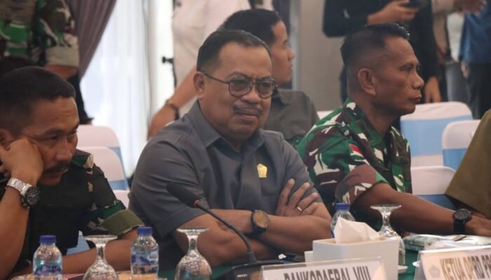 Sinergi Eksekutif-Legislatif: Ruslan Abdul Gani Hadiri Rakor Penanganan Karhutla Bersama Gubernur Yulius Selvanus