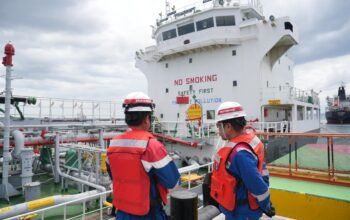 Pertamina Patra Niaga Regional Sulawesi dan Pemerintah Tinjau Langsung FT Bau-Bau, Pastikan Keandalan Distribusi Energi Indonesia Timur