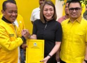 Terima SK dari Bahlil, Michaela Paruntu dan Aditya Moha Resmi Pimpin Golkar Sulut