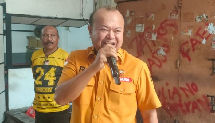 Menyatu dengan Warga, Waketum Hanura Patrice Rio Capella Puji Kehangatan Jalan Roda Manado